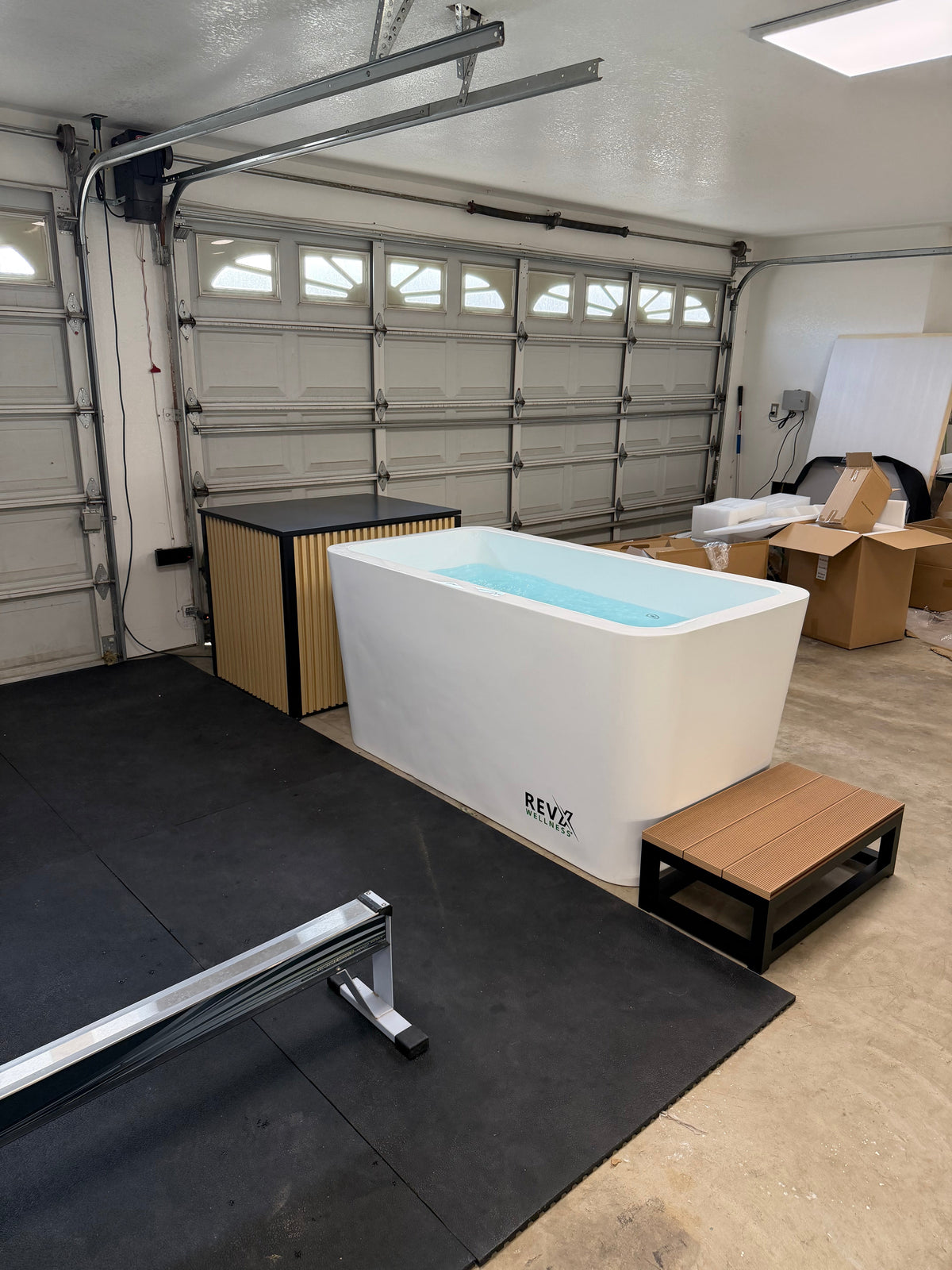 RevX Acrylic X Tub Cold Plunge with LUX 1.5HP Chiller and Filtration